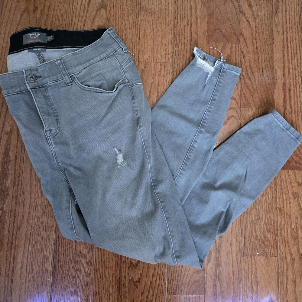Torrid Bombshell Skinny Jeans 16R Gray Distressed Super Soft Denim